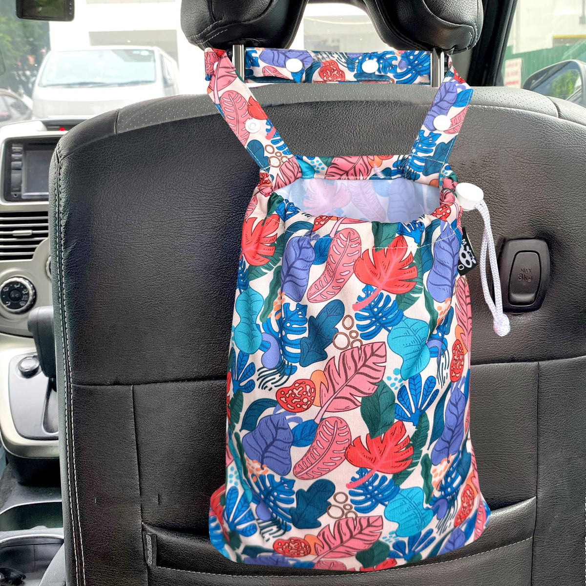 Waterproof Car Trash Bag Reusable Portable Garbage Can with Drawstring Top Adjustable Hanging Strap Leakproof & Washable for Cars SUVs & Trucks (White Cats)